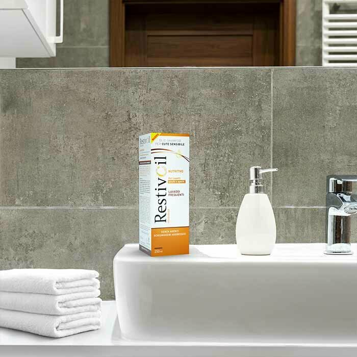 RestivOil Fisiologico Nutritivo Olio Shampoo Capelli Secchi 250ml